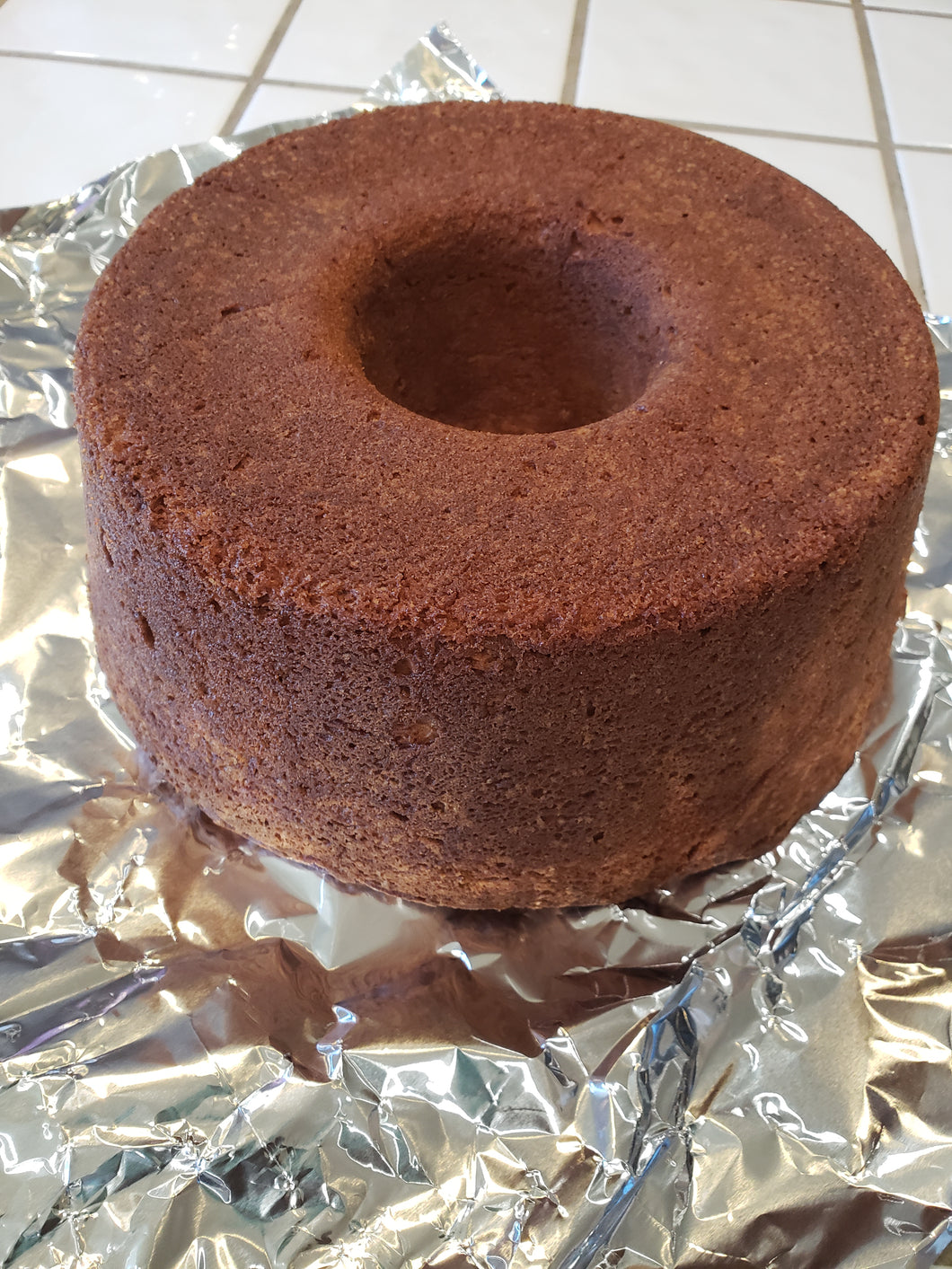 This pound cake is crafted with a seven-flavor blend, along with an assortment of high-quality components.