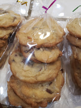 Load image into Gallery viewer, Macadamia Chocolate Chip Cookies
